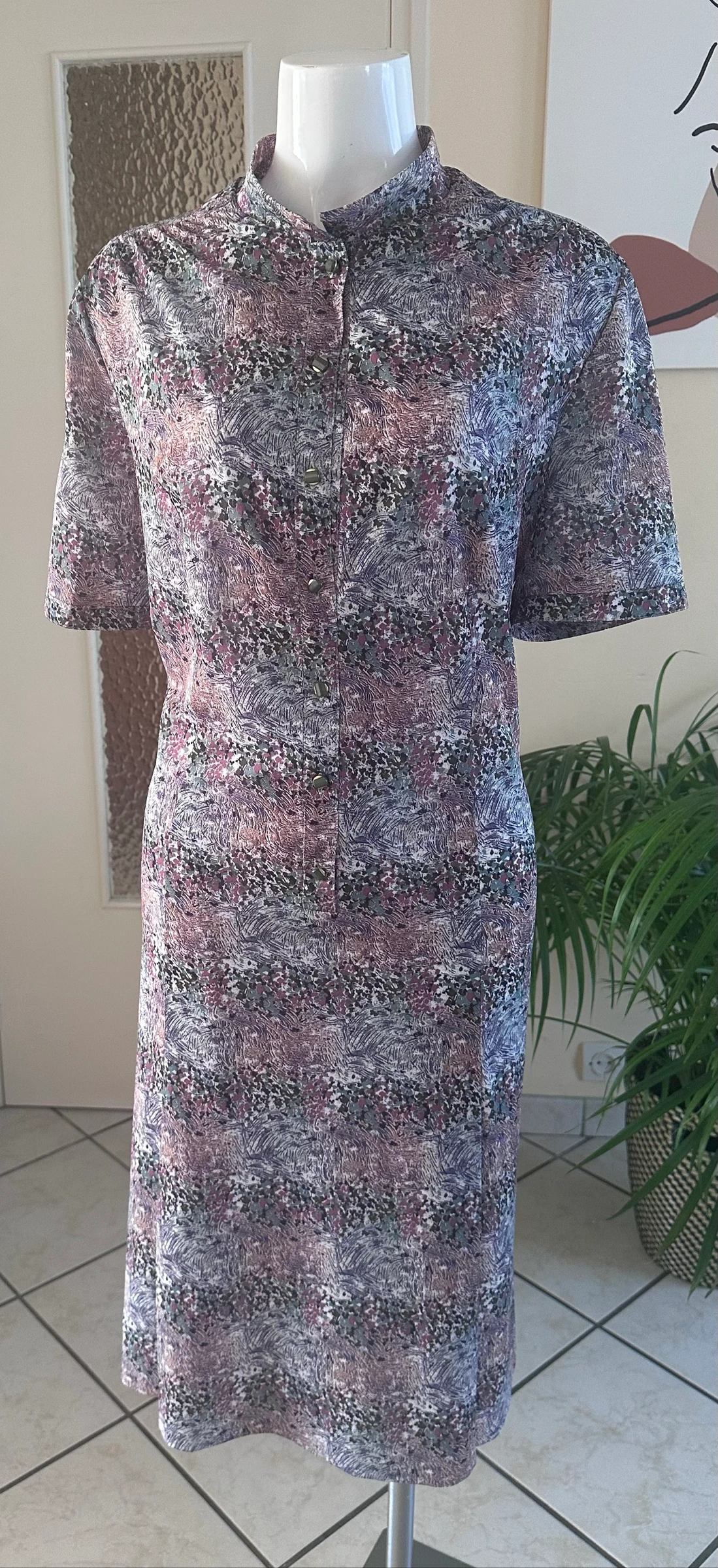 Robe Vintage Imprimée Verde e Roxa T42/44 – Botões de Bijuteria Verde e Dourado – photo 11